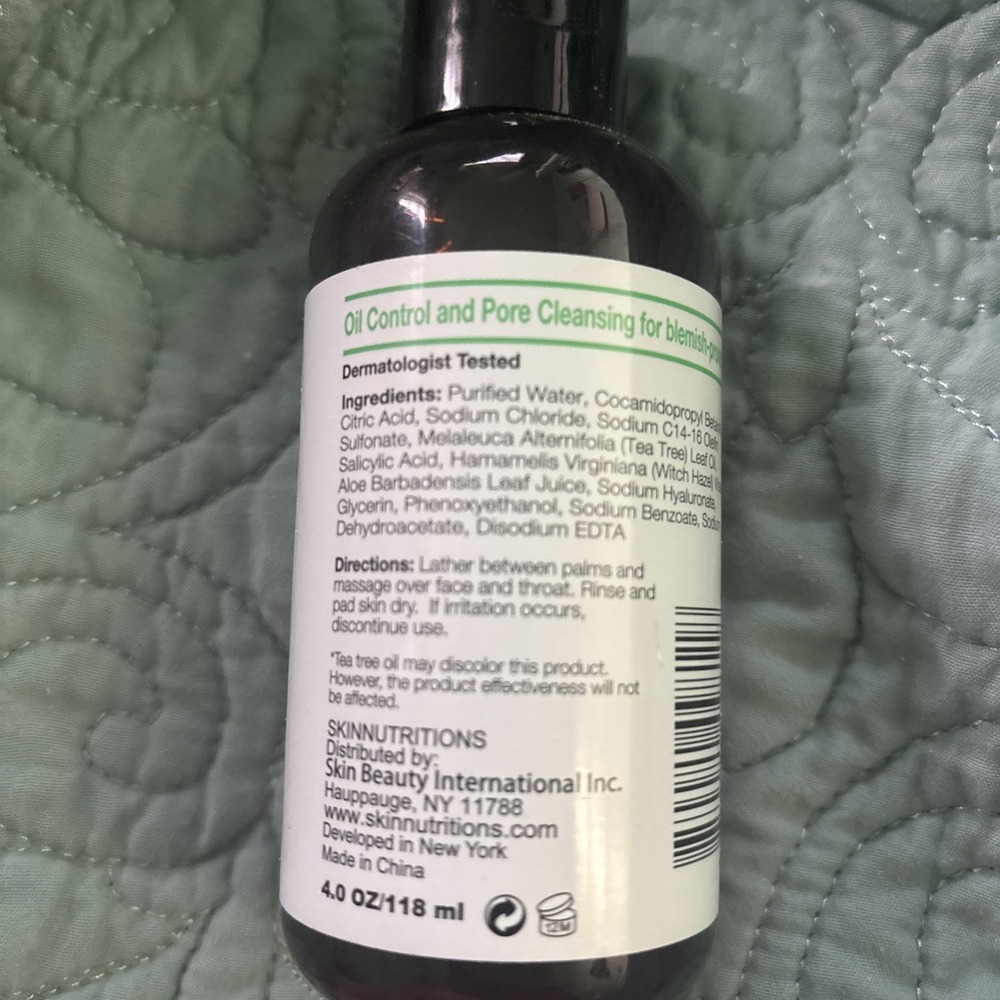 Skin Nutrition Botanicals Tea‎ Tree Oil + Salicylic Acid Balancing Face Wash - Picture 3 of 6